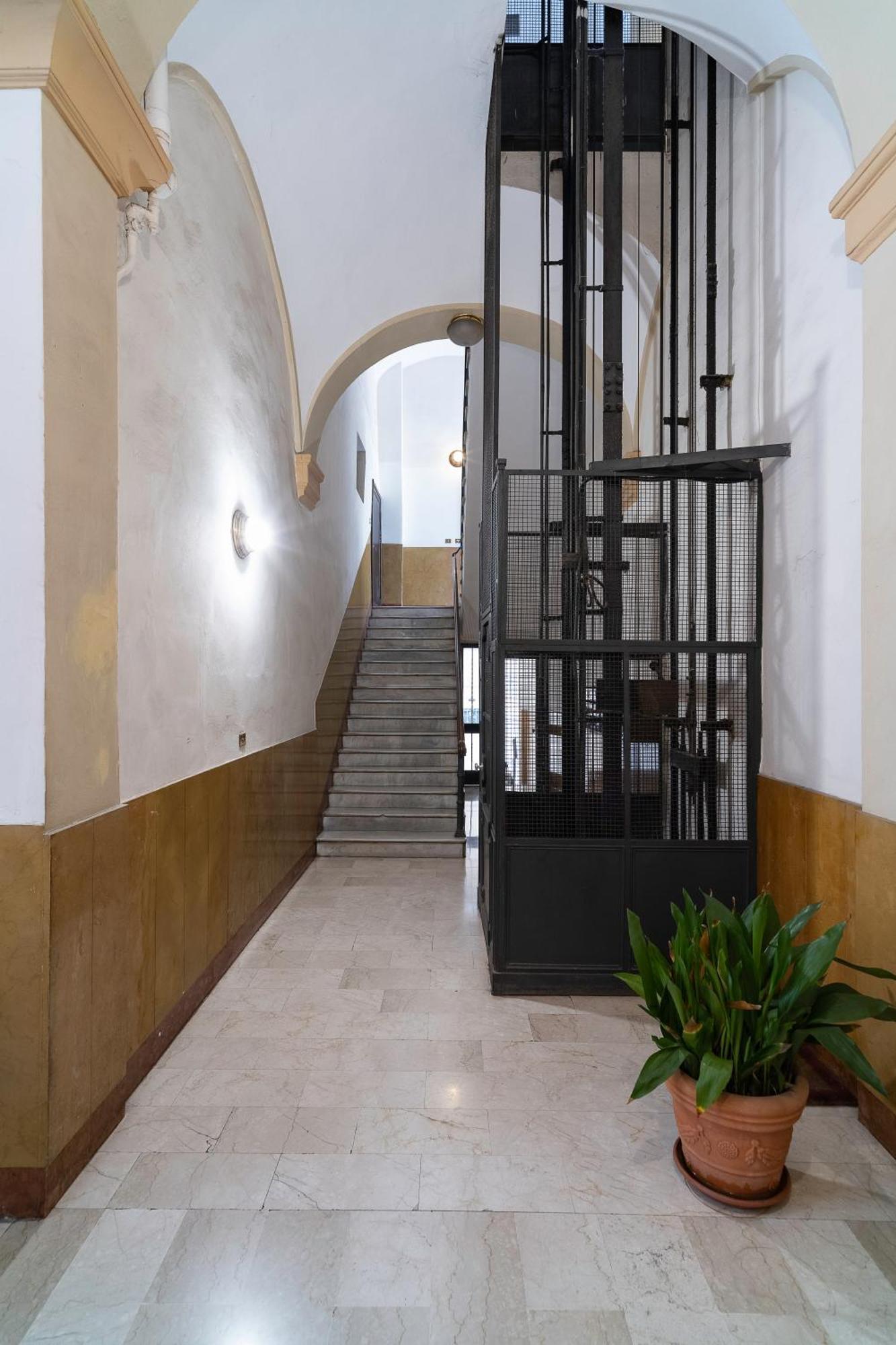 Lussuoso Appartamento Nel Cuore Del Centro Storico ボローニャ エクステリア 写真